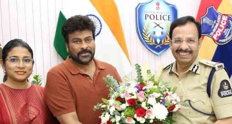 వీసీ సజ్జనార్‌ను మర్యాద పూర్వకంగా కలిసిన చిరంజీవి 
