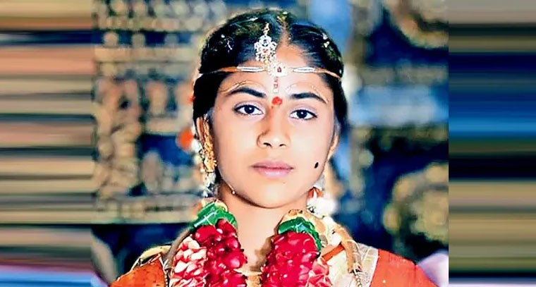 అత్తింటి వేధింపులు భరించలేక ఓ నవ వధువు ఆత్మహత్య..