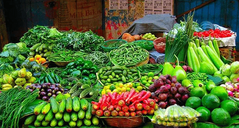 వర్షాల ఎఫెక్ట్.. ఆకాశానికి అంటుతున్న కూరగాయల ధరలు