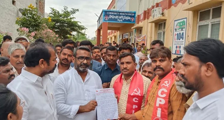 అర్హులైన పేదవాళ్లకు ఇళ్ల స్థలాలు పంపిణీ చేయాలి