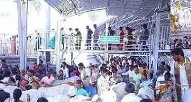 మేడారం జాతర.. కిటకిటలాడుతున్న వేములవాడ