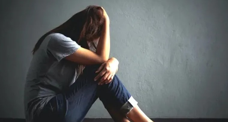 ప్రేమ పేరుతో మోసం.. పోలీసులను ఆశ్రయించిన వివాహిత