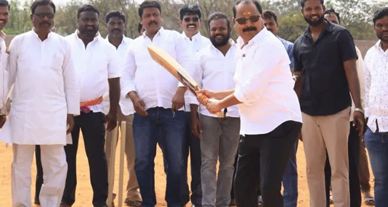 టోర్నమెంట్ ప్రారంభించిన ఎమ్మెల్యే వీర్లపల్లి శంకర్