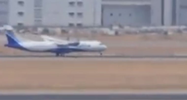 శంషాబాద్ ఎయిర్‌పోర్ట్‌ నుంచి విమానాల దారి మళ్లింపు  