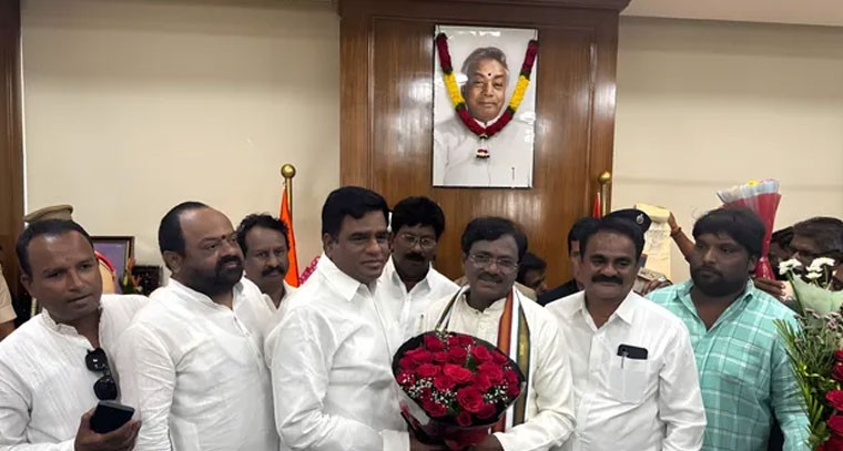 మంత్రి వివేక్ వెంకటస్వామిని కలిసిన ఎమ్మెల్సీ దండే విఠల్