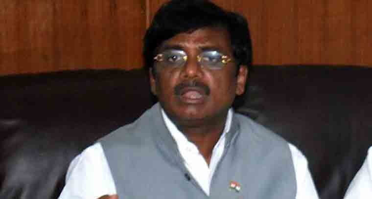 అందరి నేతలని కలుపుకొని ముందుకు వెళ్తాము 