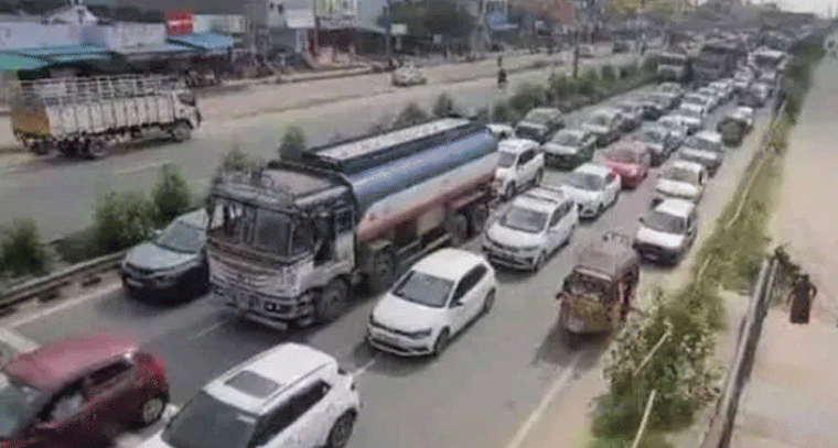 విజయవాడ హైదరాబాద్ జాతీయ రహదారిపై భారీగా రద్దీ