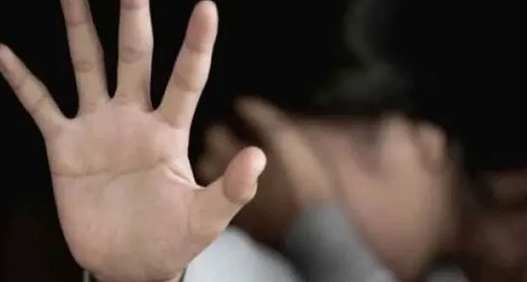 విద్యార్థినికి అసిస్టెంట్ ప్రొఫెసర్ లైంగిక వేధింపులు