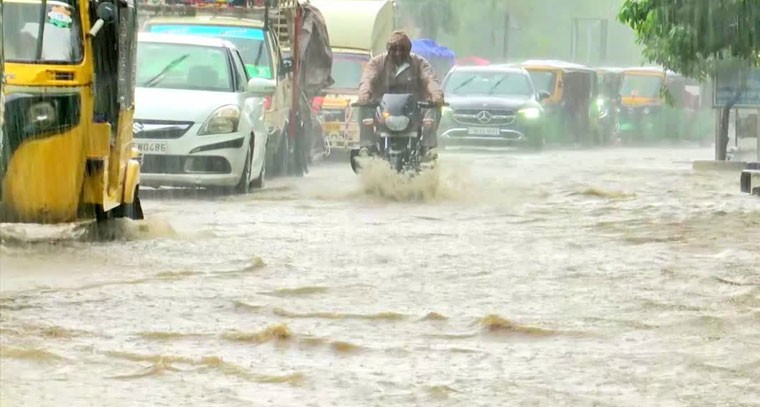  తెలంగాణలో భారీ వర్షాలు.. 