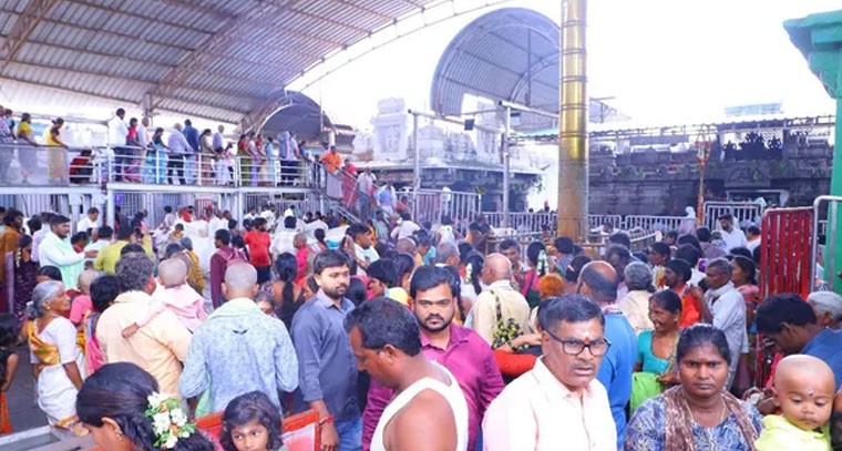 వేములవాడ రాజరాజేశ్వర స్వామివారి దర్శనానికి 48,950 మంది భక్తులు