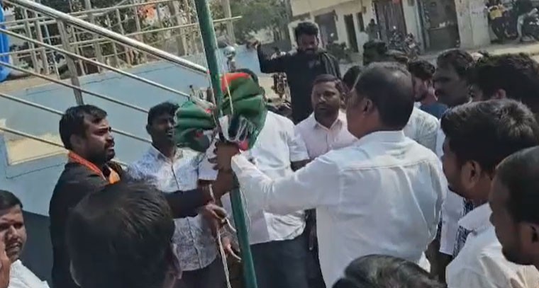 ఘనంగా కాంగ్రెస్ పార్టీ ఆవిర్భావ దినోత్సవ వేడుకలు