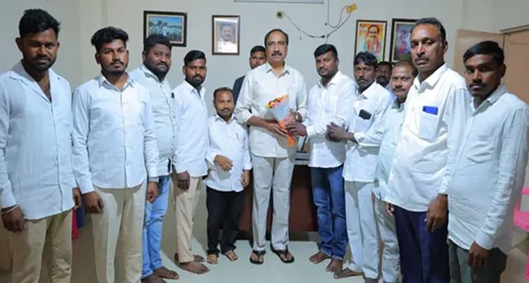  వార్డు మెంబర్ ఫోరాన్ని అభినందించిన ఎమ్మెల్యే