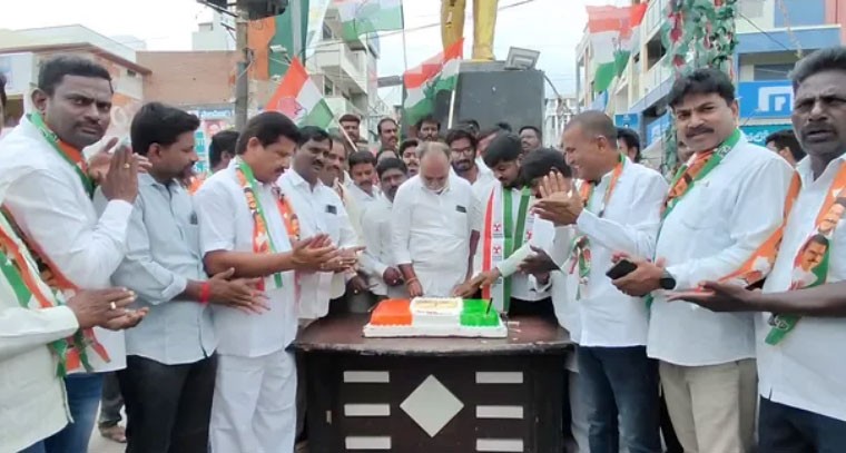  ఘనంగా రాహుల్ గాంధీ జన్మదిన వేడుకలు