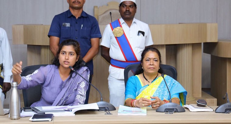  మున్సిపల్ కార్పొరేషన్  ప్రధాన కార్యాలయం కౌన్సిల్ హాల్‌లో   సానిటరీ జవాన్లు సమావేశం