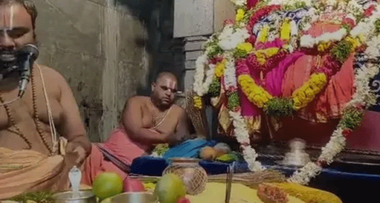 యాదగిరిగుట్ట ఆలయంలో వైభవంగా స్వామివారి నిత్య కళ్యాణం