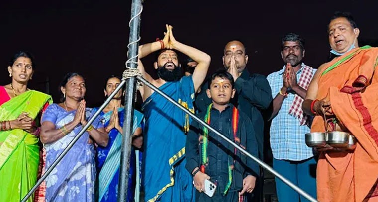 ఏడుపాయలలో ఆకాశదీపం