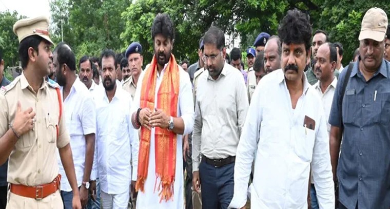 ఎత్తిపోతల పథకం ప్రారంభానికి ఏర్పాట్లు: కలెక్టర్