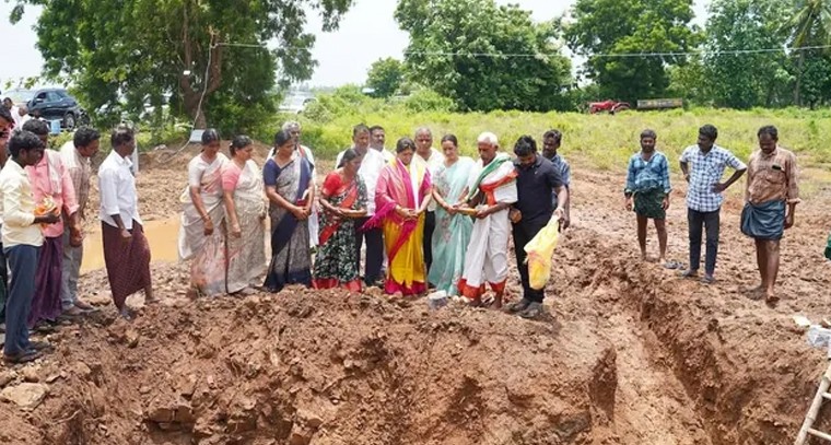గంగాళమ్మ ఆలయ నిర్మాణానికి డిప్యూటీ సీఎం సతీమణి శంకుస్థాపన