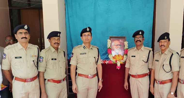 పోలీస్ కమిషనరేట్ లో ఘనంగా కాళోజి జయంతి ఉత్సవాలు