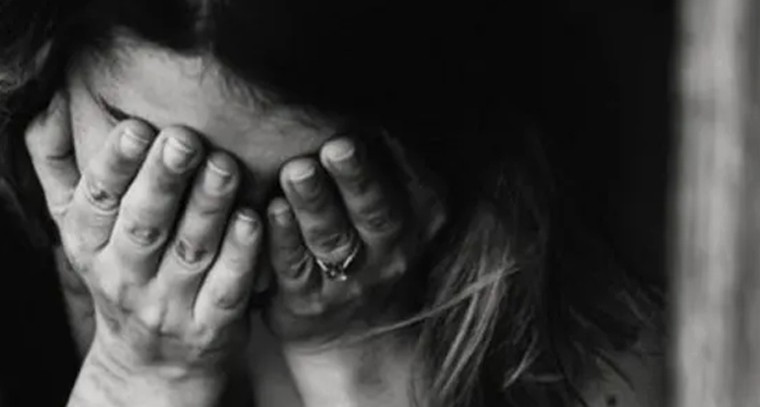 బర్త్ డే పార్టీకి పిలిచి యువతిపై అత్యాచారం