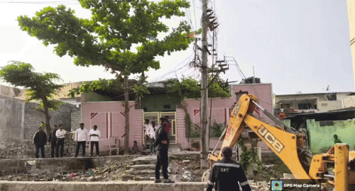 అత్తాపూర్‌లో రూ.500 కోట్ల విలువైన భూమి స్వాధీనం,,,హైడ్రా మరో భారీ ఆపరేషన్