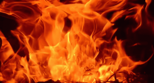 నాంపల్లిలో అగ్నిప్రమాదం,,,,భవనంలో చిక్కుకున్న ఆరుగురు