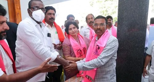 వైరా బీఆర్ఎస్ పట్టణ అధ్యక్షుడిగా అప్పం సురేష్ నియామకం

