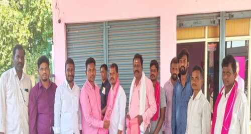 బీఆర్ఎస్ లోకి మాజీ సర్పంచ్