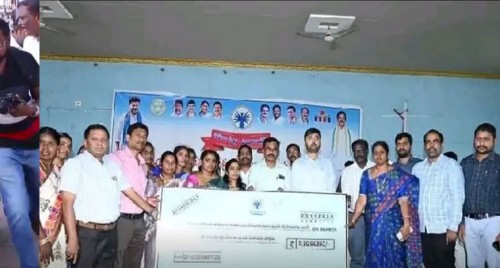 రుణాలు సద్వినియోగం చేసుకోవాలి: కలెక్టర్