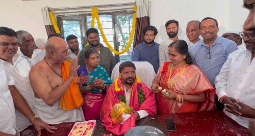 వ్యవసాయ మార్కెట్ కమిటీ నూతన చైర్మన్ గా బాధ్యతలు స్వీకరించిన యేపూరి శివానందం 