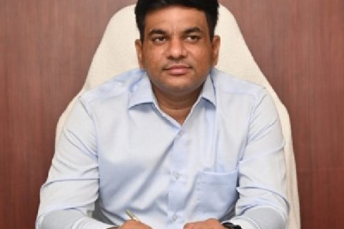 మాతా శిశు ఆరోగ్య కేంద్రంలో పండంటి బిడ్డకు జన్మనిచ్చిన కమిషనర్ భార్య