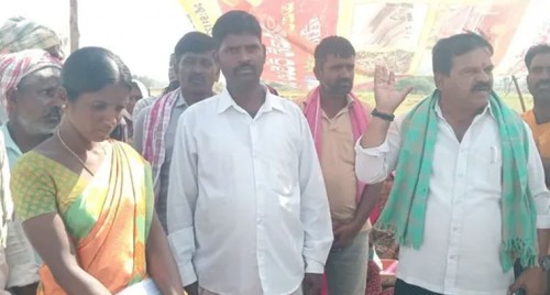 ఉపాధి హామీ పనులను పరిశీలించిన ఎంపీడీవో, సర్పంచ్