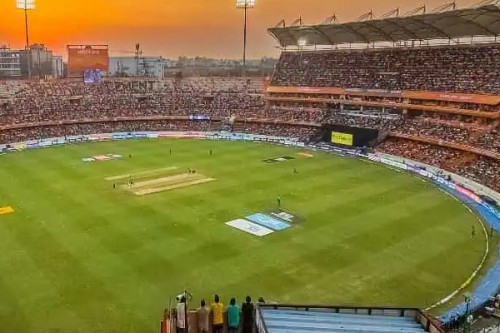 IPL 2026: ఐపీఎల్ మ్యాచ్ టిక్కెట్ల బ్లాక్ దందా?
