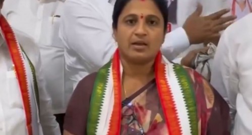 కేరళంలో యూడీఎఫ్ విజయంపై సంబురాలు