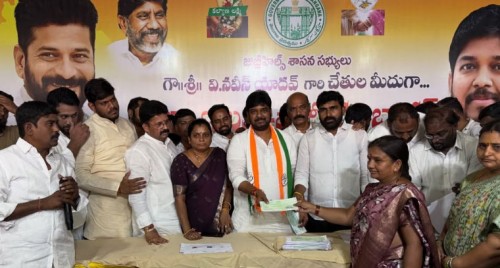 షాదీ ముబారక్ మరియు కళ్యాణ లక్ష్మి చెక్కులను పంపిణీ చేసిన జూబ్లీహిల్స్ ఎమ్మెల్యే నవీన్ యాదవ్ 