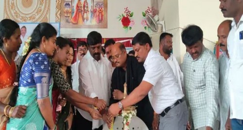 మహిళలను ప్రోత్సహించడం మన ఇందిరమ్మ ప్రభుత్వ ఉద్దేశం