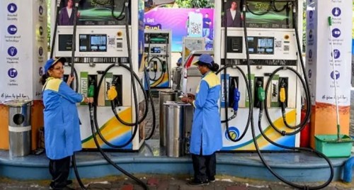 పెట్రోల్‌, డీజిల్‌కు కొరత లేదు: కేంద్రం