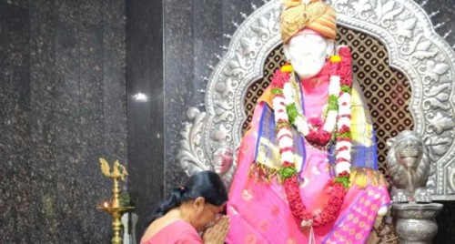 బాలల హక్కుల కమిషన్ చైర్ పర్సన్ సీతాదయాకర్ రెడ్డి సాయిబాబా దర్శనం